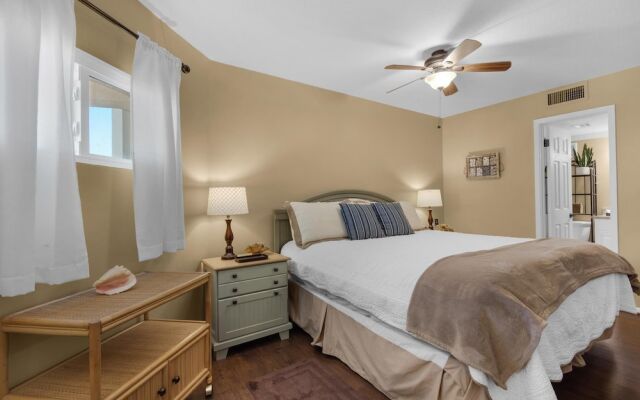 Holiday Surf and Racquet Club 412