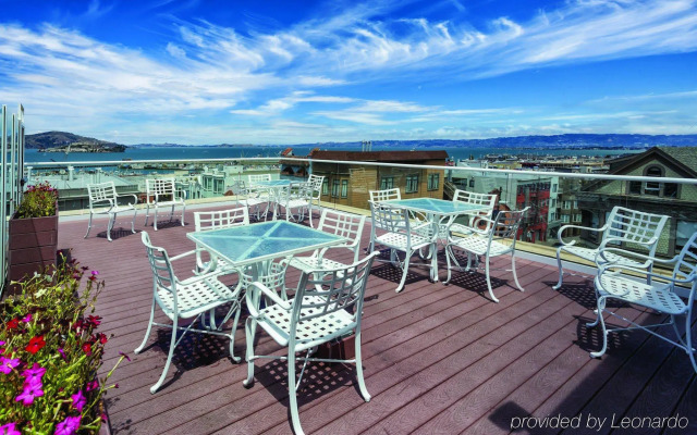 Suites At Fishermans Wharf