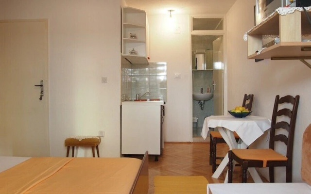 Ivica - 100m From the Beach - SA3 Narancasti