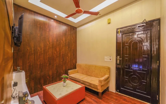 Shiv Rudraksh Resort - Near Assi Ghat