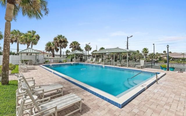 Ocean Terrace Club 601