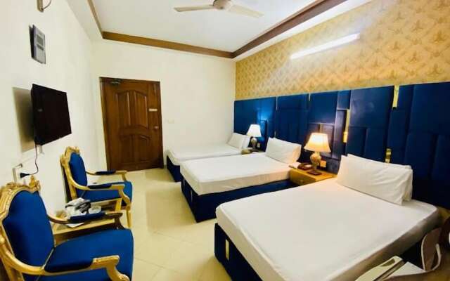 Hotel B R Lounge
