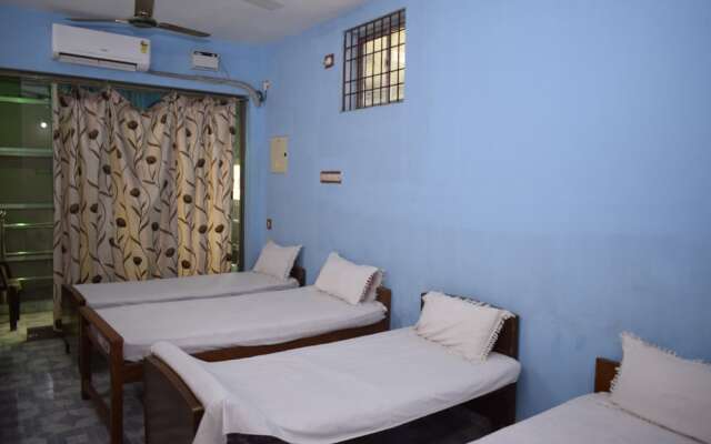 Parisha Residency - Temple Side Hotel