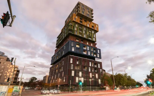 Modern 1 Bedroom Apartment in St Kilda