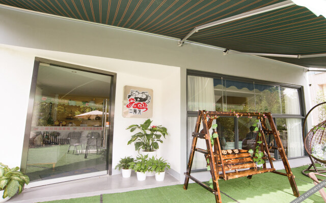 Ershixiong Inn (Zhuhai Chimelong Tourist Resort Store)