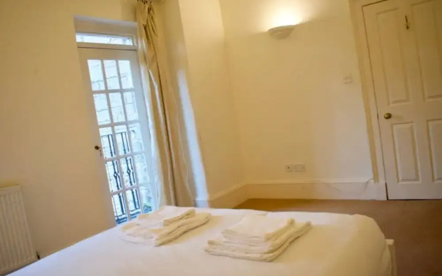 Bright and Spacious New Town Apartment