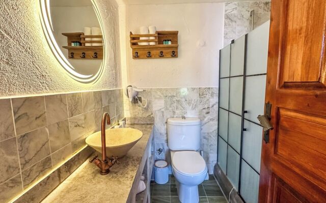 Banana Alaçatı Food & Stay - Adults Only