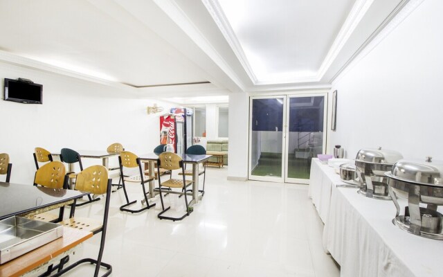 FabHotel Rekha Residency Rajajinagar