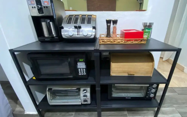 Solar-powered Gem Tours Walk to Beaches Eats