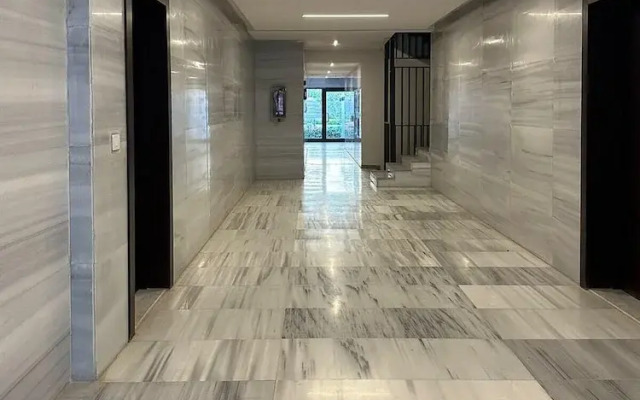 89B-106  Lake View Residence