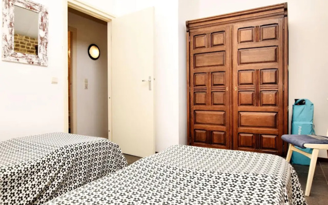 Pleasing Holiday Home in Richelle With Garden, Terrace, BBQ