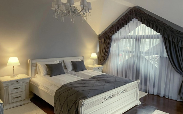 Hostynnyy Dvir Apartament Hotel