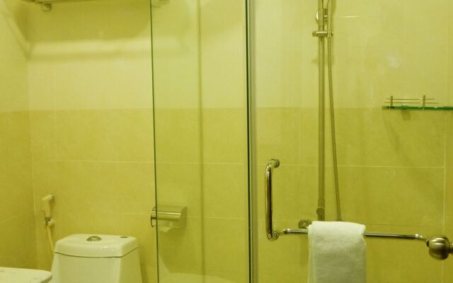 Collection O Emerald Luxury Apartment - Near SECC