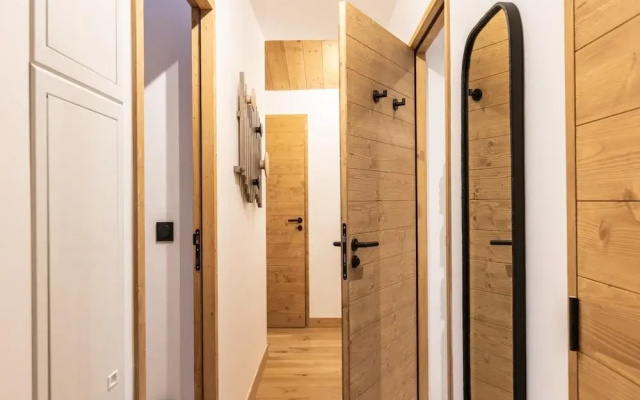 Apartment in La Chapelle Near Ski Lift