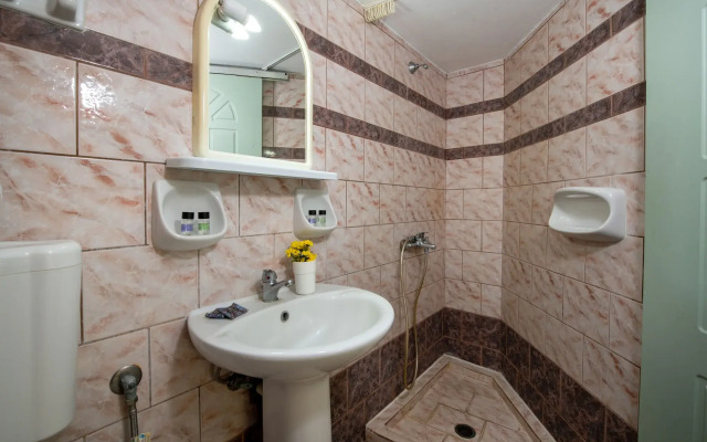 Sunrise Studios & Apartments
