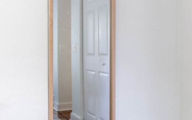 The Grandview Collection - Newark