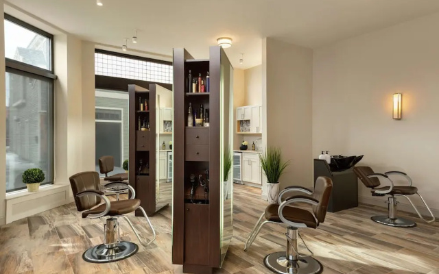 Hotel Saranac, Curio Collection by Hilton