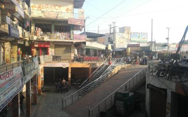 Shri Rajadhiraj Guest House