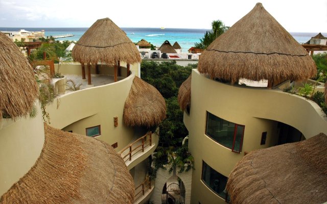Maya Villa Condo Hotel & Beach Club