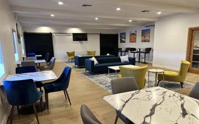 Clarion Pointe Winslow I-40