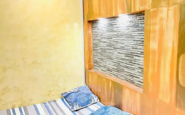 Room in Guest Room - Luxury Furnished Room No1