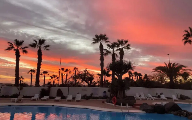 2 bed Apartment That Steps out on to the Pool