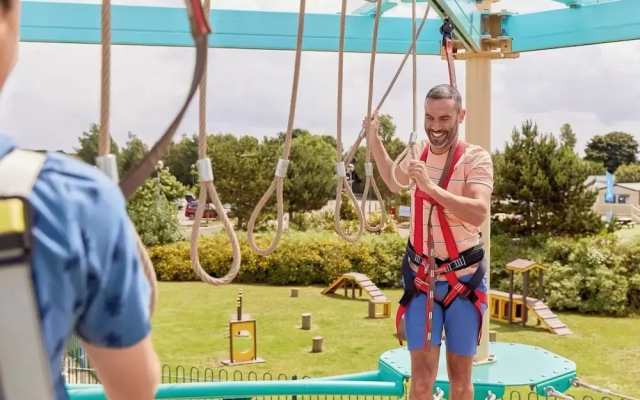 Mablethorpe Lakeside Caravan With Decking & Wi-fi!