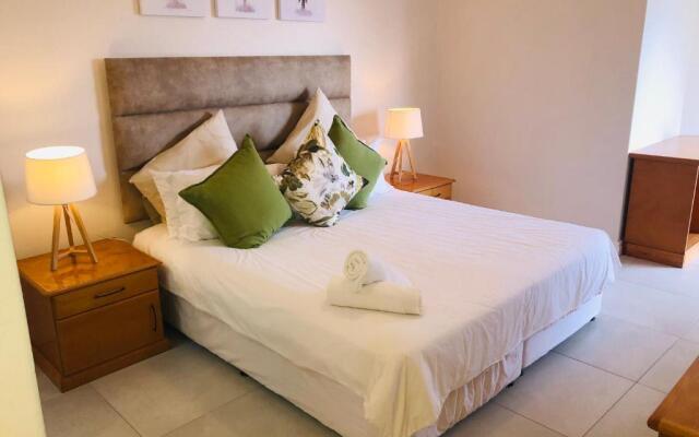 22 Kyalanga Beachfront Apartment