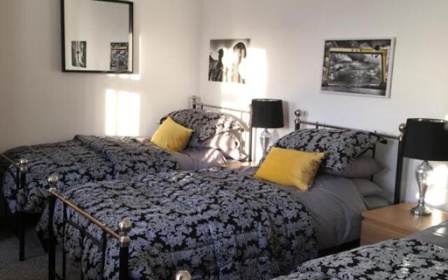The Grove, Portrush (Sleeps 14) 6 bedrooms.