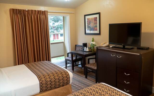 Silver Surf Motel
