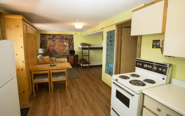 Pinnacles Suite Hotel