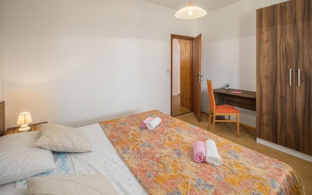 Nice Apartment in Lovrecica With Wifi and 2 Bedrooms