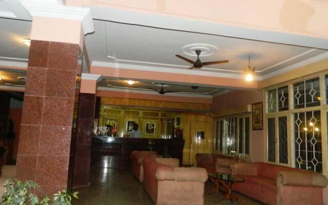 Hotel Yamini