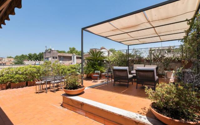 Trastevere Charming Penthouse