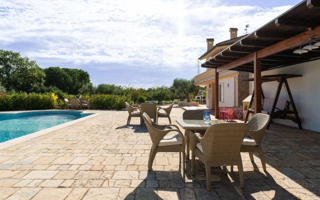 Villa Polignano con Piscina by Wonderful Italy