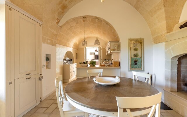 1966 Villa Medici Alla Macchia by Perle di Puglia