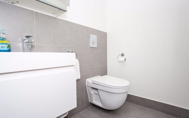 Spacious East London 2 Bedroom Apartment Sleeps 4