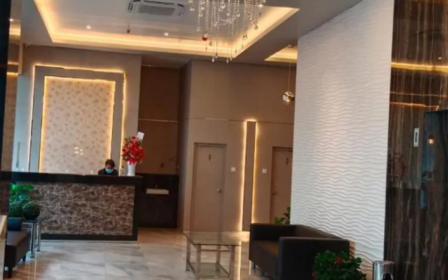 Grand   Thamrin  Hotel