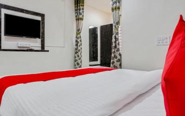 OYO 28474 Hotel Worldking