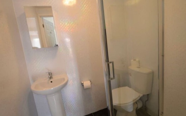 Simplistic Apartment in Coventry near Fargo Village