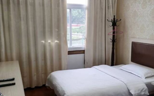 Xinxing Hotel, Anmen