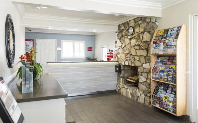 Anaheim Islander Inn and Suites