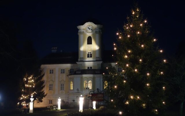 Schlosshotel Rosenau