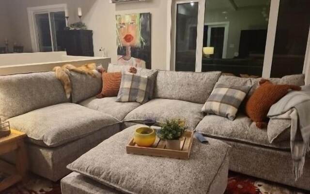 The Chirping Cricket Bed & Breakfast