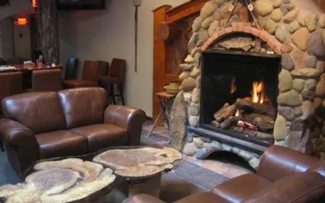 Aspen Inn & Suites