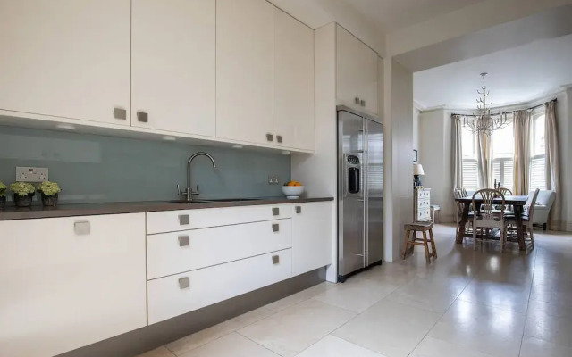 Chesilton Road by Onefinestay