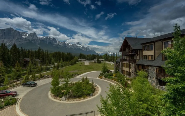 Rundle Cliffs Lodge by Spring Creek Vacation