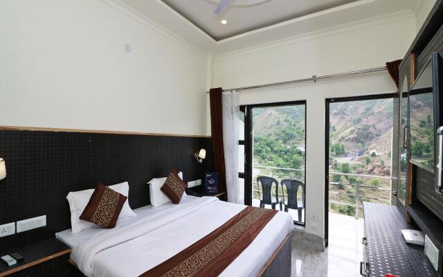 OYO 14158 The Kempty Fall Resort