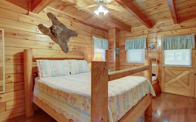 Autumn Leaves 1 Bedroom 1 Bathroom Cabin