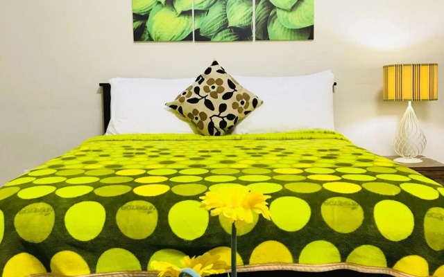 One Palm Tree Apartments